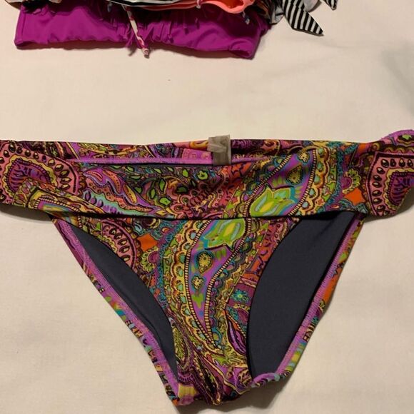 Victoria's Secret bikini bottom/top BUNDLE.  Mostly Medium but see ALL pics - Picture 11 of 12